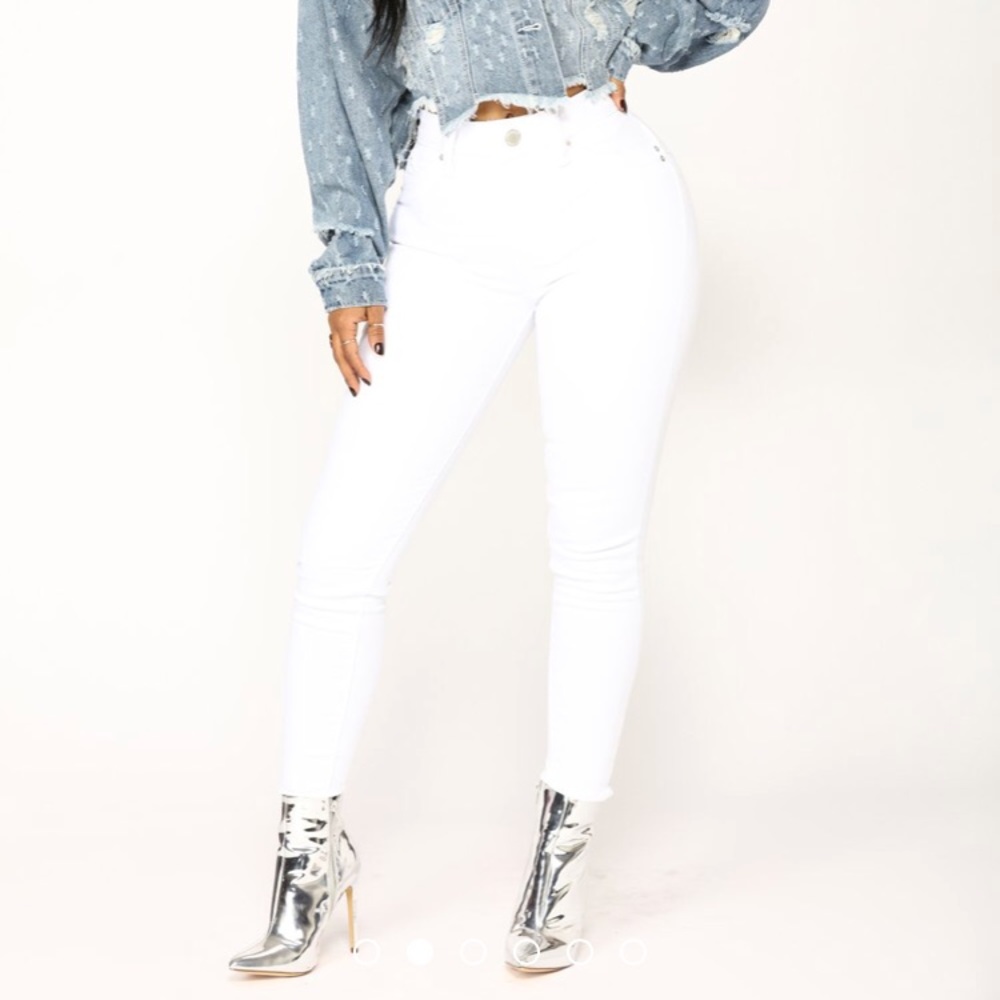 Keepin’ It Real FashionNova Jeans in White Size 9